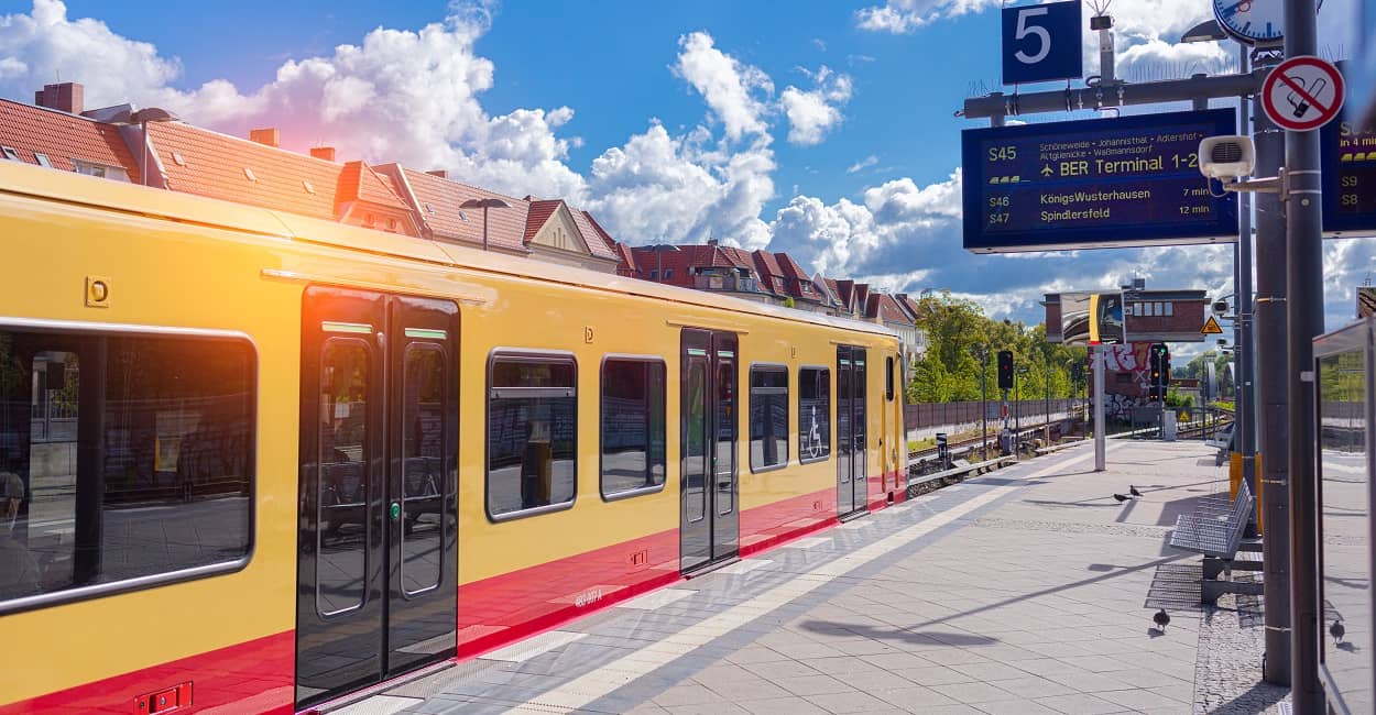 Anreise zum Flughafen BER mit der Berliner S-Bahn